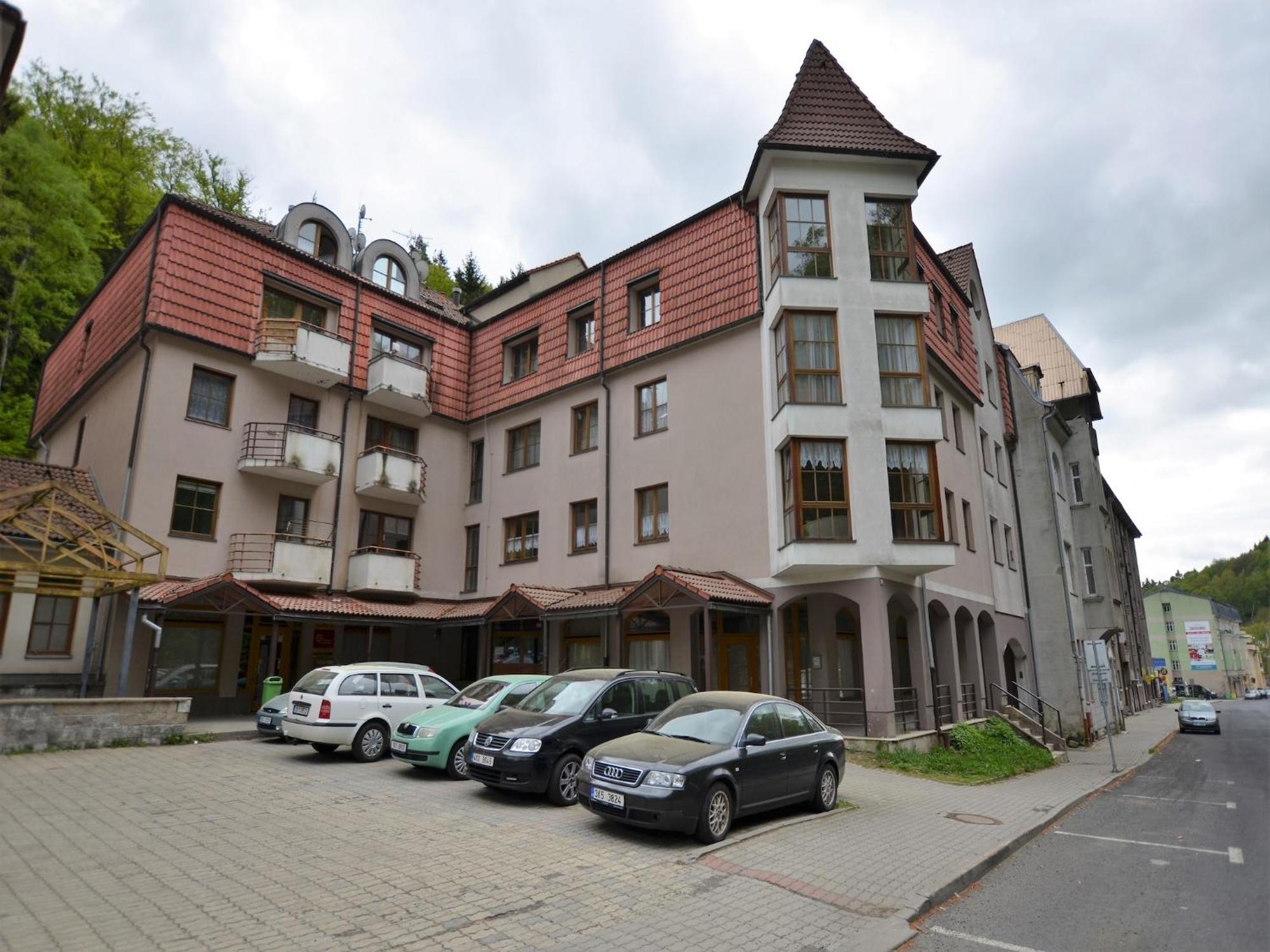 Snug Apartment In Jachymov Near Ski Area Экстерьер фото